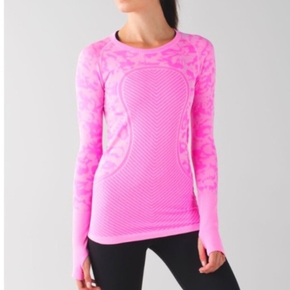 Lululemon Swiftly Tech Long Sleeve Crew
Heathered Camo Pink SZ 12